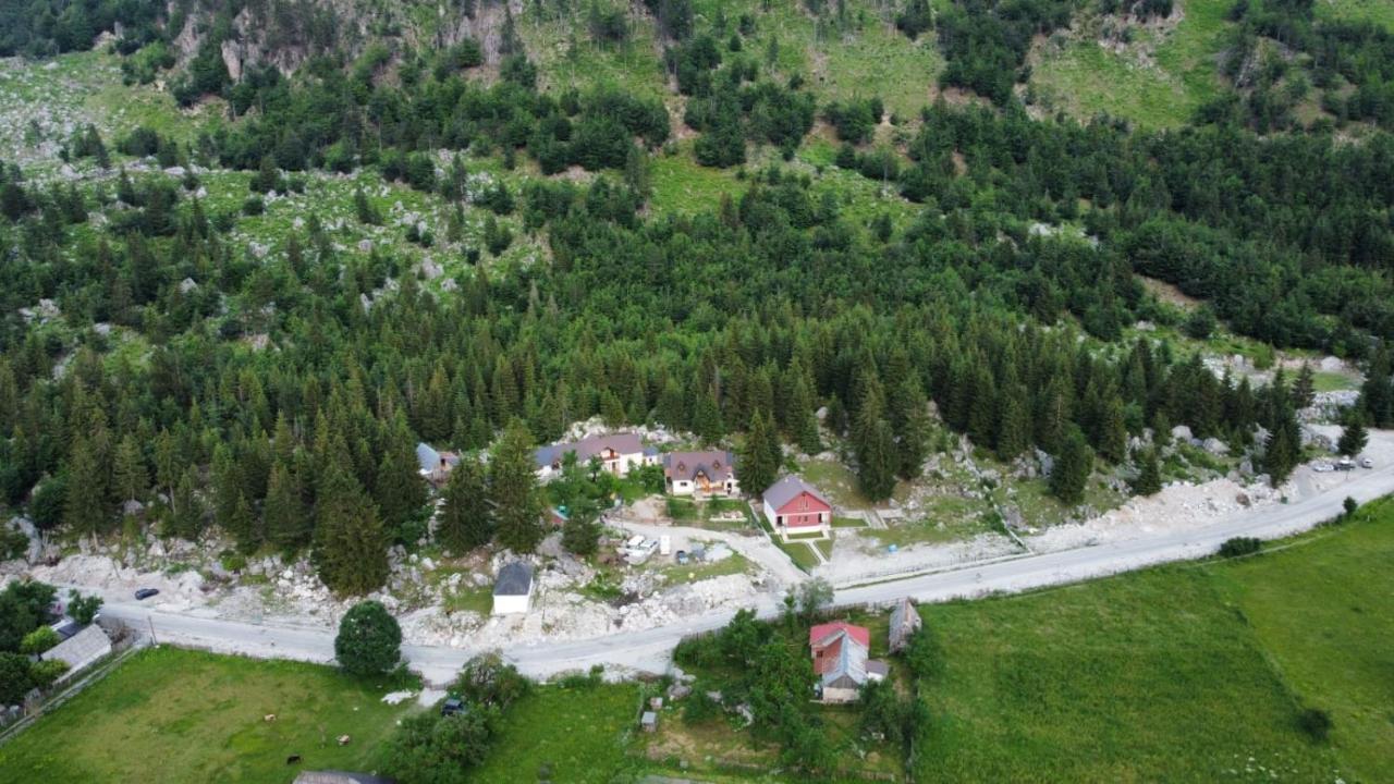 Bed and Breakfast Bujtina Arlindi Валбона Экстерьер фото