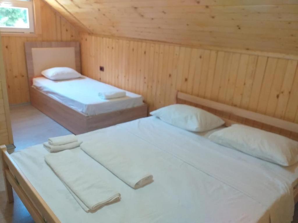 Bed and Breakfast Bujtina Arlindi Валбона Экстерьер фото