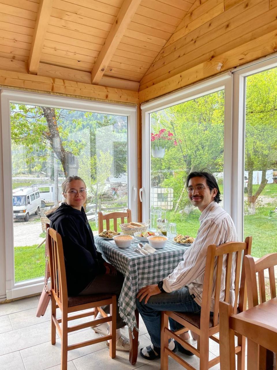 Bed and Breakfast Bujtina Arlindi Валбона Экстерьер фото