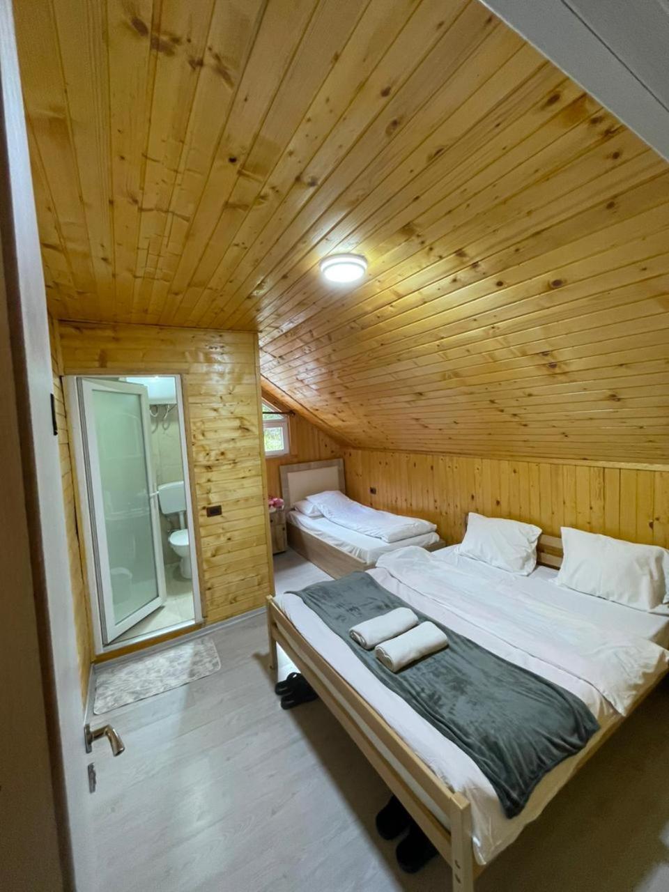 Bed and Breakfast Bujtina Arlindi Валбона Экстерьер фото
