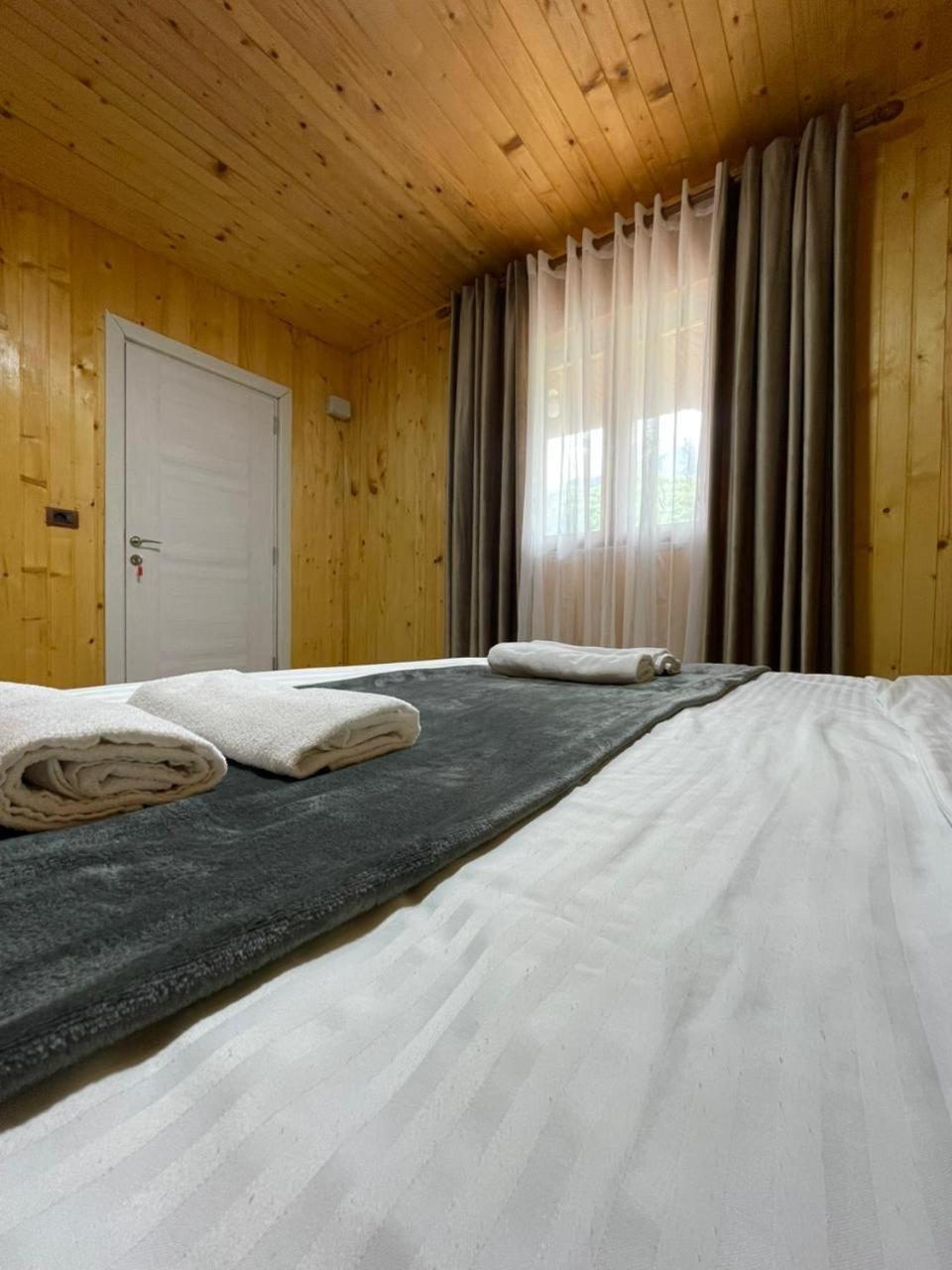 Bed and Breakfast Bujtina Arlindi Валбона Экстерьер фото